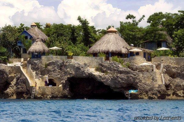 ホテル The Caves ネグリル エクステリア 写真
